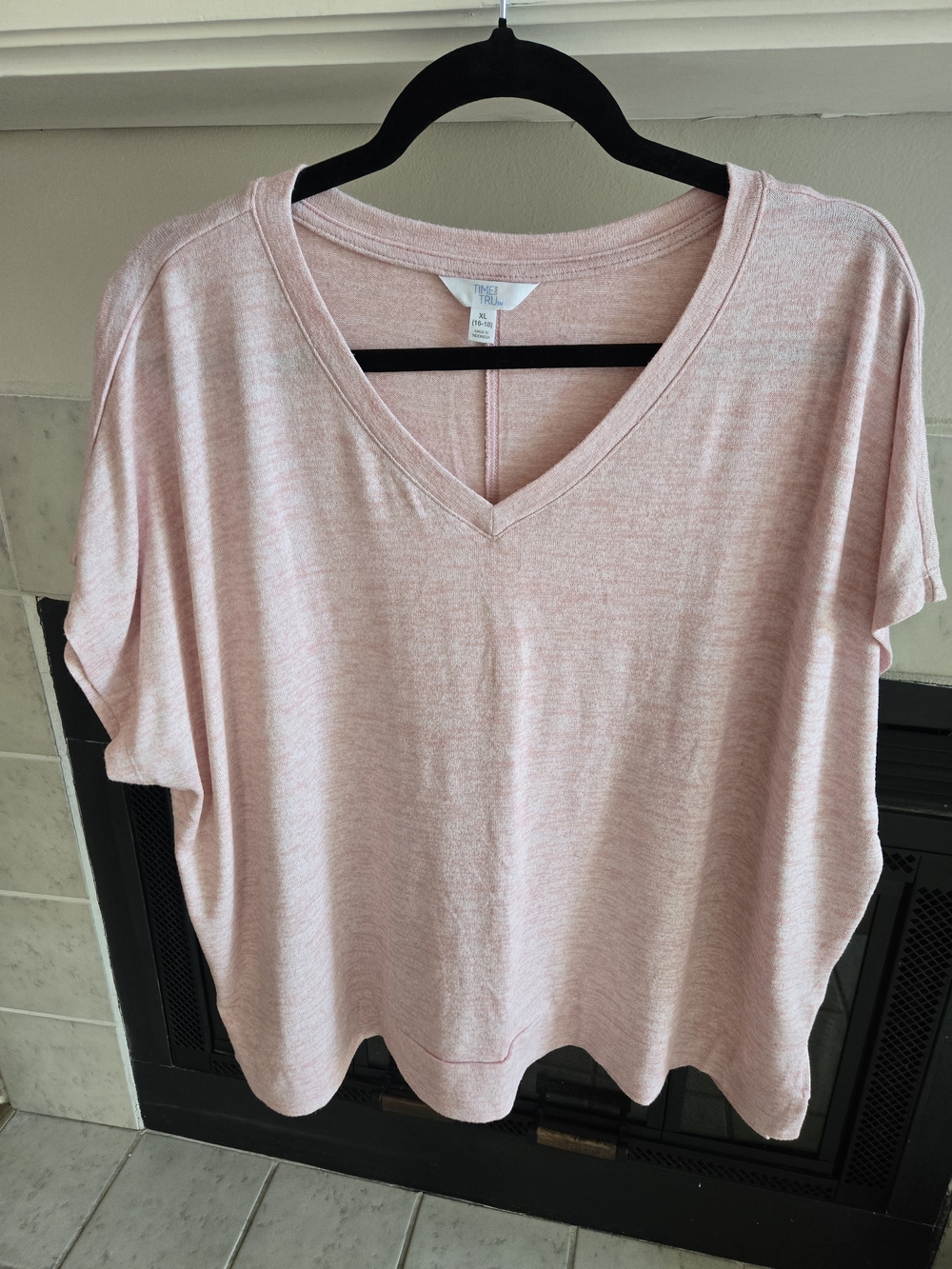 Time and Tru Light Pink V-Neck Short Sleeve Top